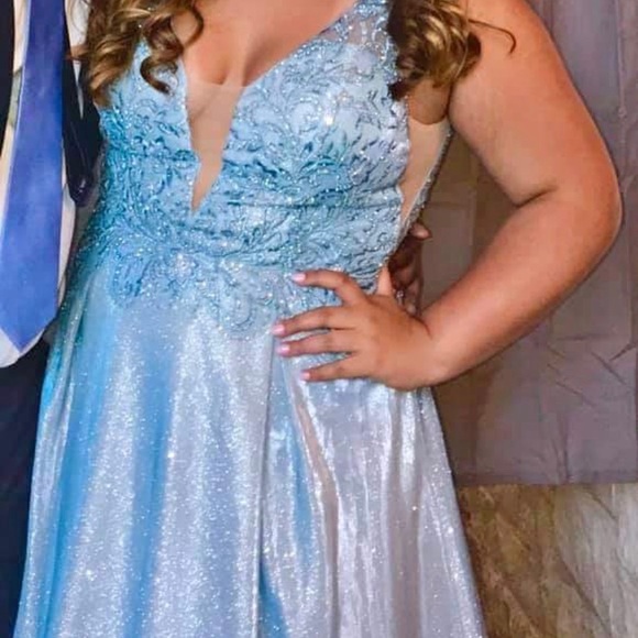 Prom dress - Picture 3 of 3